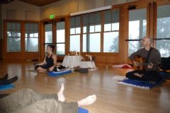 Melissa-and-Rob-yoga-class
